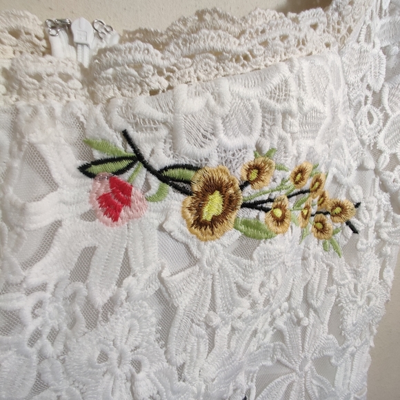 FOREVER 21 NWT Cream Knit Multicolor Floral Embroidered Off The Shoulder Dress L - Picture 5 of 16